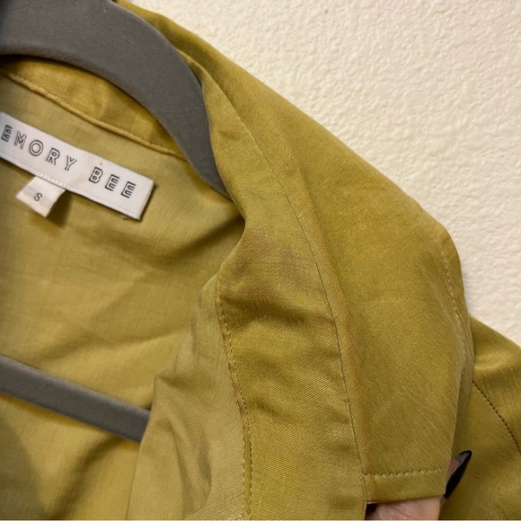 Emory bee west button down - Picture 11 of 12